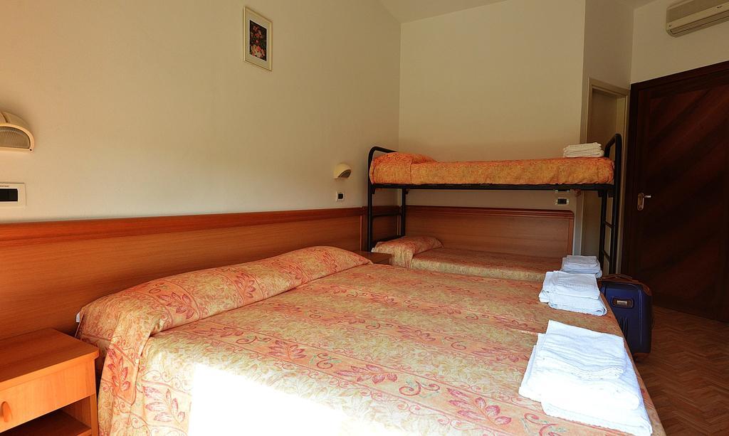 Hotel Bamar ปีนาเรลลา ภายนอก รูปภาพ
